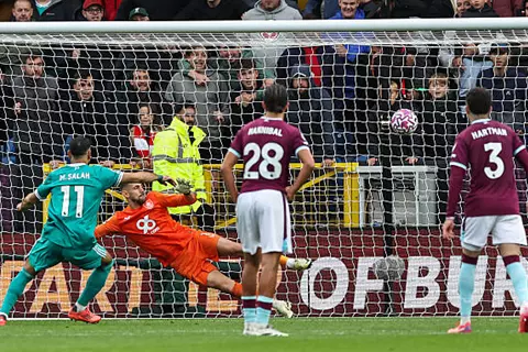 بعد هدفه +90.. صلاح يسجل رقما قياسيا في الدوري الإنجليزي